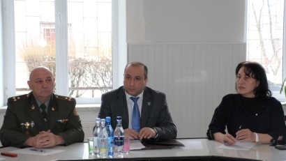 ՔԿՀ-ներում ներկայիս գերխնդիրը կայուն ու կառավարելի իրավիճակ ապահովելն է. Արտյոմ Մխոյանը ներկայացրել է «Աբովյան» ՔԿՀ-ի պետին