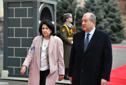 Նախագահի նստավայրում տեղի է ունեցել Վրաստանի նախագահի դիմավորման պաշտոնական արարողությունը. ՖՈՏՈՌԵՊՈՐՏԱԺ
