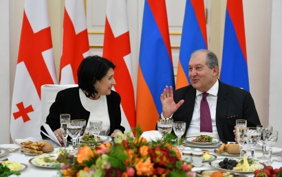 Հայաստանը և Վրաստանը մեծ ներուժ ունեն՝ լինելու զարգացած և հզոր երկրներ. ի պատիվ Վրաստանի նախագահի տրվել է պաշտոնական ճաշ