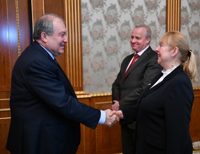 «Մոսկվայի պետական համալսարանն ինձ համար հարազատ կրթօջախ է». Նախագահ Սարգսյանն ընդունել է ՄՊՀ ժուռնալիստիկայի ֆակուլտետի դեկանին