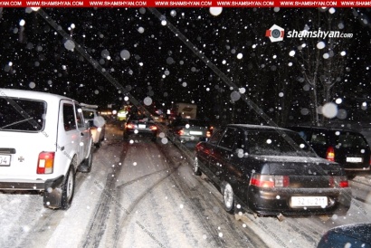 Սյունիքի մարզի Գորիս, Սիսիան քաղաքներում և Զանգեր կոչվող հատվածում ձյուն է տեղում