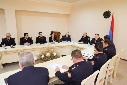 Քննչական կոմիտեի նախագահ Հայկ Գրիգորյանն ամփոփել է Երևան քաղաքի քննիչների 2018 թվականի աշխատանքները. «Մեր խնդիրը թվային ցուցանիշները չեն, այլ աշխատանքների գրագետ և արդյունավետ կազմակերպումը: Մեր կարգախոսը պետք է լինի օպերատիվությունն ու որակը»ՖՈՏՈՌԵՊՈՐՏԱԺ