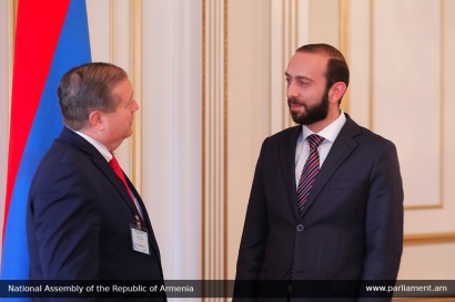 ԱԺ նախագահն ընդունել է Միջազգային հանրապետական ինստիտուտի տարածաշրջանային տնօրենին