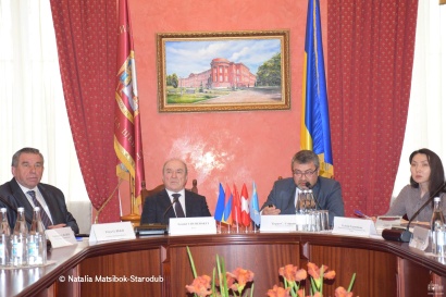 Ուկրաինայում Հայաստանի նորանշանակ դեսպան Տիգրան Սեյրանյանը մասնակցել է Տարաս Շևչենկոյի անվան Կիևի ազգային համալսարանում անցկացվող կլոր սեղանին