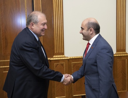 Նախագահ Սարգսյանը հանդիպել է «Լուսավոր Հայաստան» խմբակցության ղեկավարների հետ