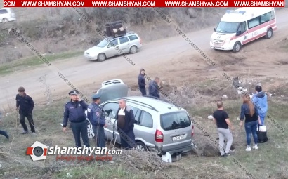 Ավտովթար Կոտայքի մարզում. Opel Zafira-ի վարորդը ճանապարհին հայտնված շանը չբախվելու պատճառով հարվածել է երկաթե արգելապատնեշին և հայտնվել ձորակում. ՖՈՏՈՌԵՊՈՐՏԱԺ