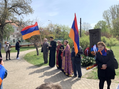 Վարշավայում տեղի է ունեցել Հայոց ցեղասպանության 104-րդ տարելիցի արարողություն. ՖՈՏՈՌԵՊՈՐՏԱԺ