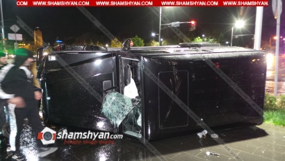 Խոշոր ավտովթար Երևանում. բախվել են Mercedes G 55-ն ու Nissan-ը. «յաշիկը» տապալել է լուսակիրն ու կողաշրջվել. 3 վիրավորներին հիվանդանոց է ուղեկցել դասակի հրամանատարը. ՖՈՏՈՌԵՊՈՐՏԱԺ, ՏԵՍԱՆՅՈՒԹ