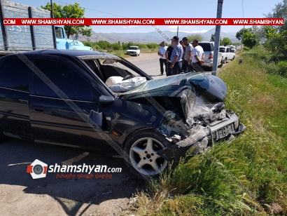 Ավտովթար Արարատի մարզում. ճակատ-ճակատի բախվել են Opel-ն ու «06»-ը. կան վիրավորներ. ՖՈՏՈՌԵՊՈՐՏԱԺ, ՏԵՍԱՆՅՈՒԹ