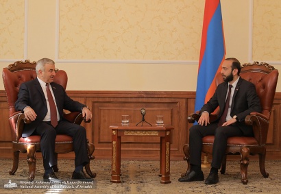 Հայկական երկու հանրապետությունների խորհրդարանների ղեկավարներն առանձնազրույց են ունեցել