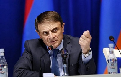 Պարո՛ն Օսիպյան, Երևանի ճանապարհային ոստիկանությունը ոչ թե բարեփոխվում է, այլ օր-օրի նահանջում է. որոշ ճանապարհային ոստիկանների աշխատաոճը հիշեցնում է «սովետական գաիշնիկի» աշխատաոճը
