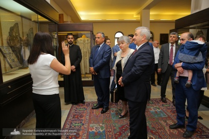 Արցախի խորհրդարանականները հանդիպել են Ն.Ս.Օ.Տ.Տ. Գարեգին Բ Ամենայն Հայոց կաթողիկոսին. ՖՈՏՈՌԵՊՈՐՏԱԺ