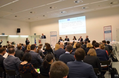 Զոհրաբ Մնացականյանը մասնակցել է Քաղաքացիական հասարակության հեռանկարը խորագրով քննարկմանը
