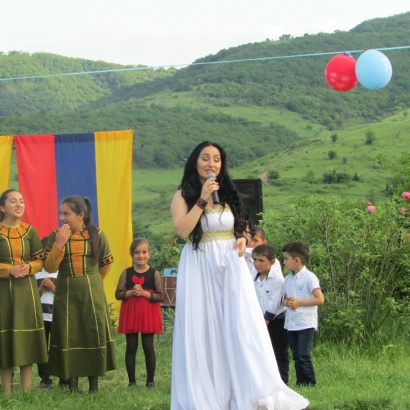 Հրետանային գնդից զինվորներ, ովքեր եւս հանդես եկան փայլուն՝ երգի գեղեցիկ կատարումներով.ՖՈՏՈՌԵՊՈՐՏԱԺ