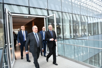 Նախագահ Արմեն Սարգսյանն այցելել է «Աստանա» միջազգային ֆինանսական կենտրոն. ՖՈՏՈՌԵՊՈՐՏԱԺ