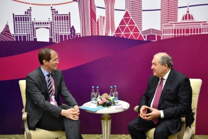 «Շնայդեր գրուպ»-ը հետաքրքրված է Հայաստանում գործունեության ընդլայնմամբ. Նախագահը հանդիպել է ընկերության հիմնադրի հետ