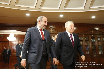 Դուք առաջիններից էիք ղեկավարներից, ով ստորագրեց Բելովեժյան համաձայնագիրը. Վարչապետ Նիկոլ Փաշինյանը հանդիպել է Ղազախստանի առաջին նախագահ Նուրսուլթան Նազարբաևի հետ. ՖՈՏՈՌԵՊՈՐՏԱԺ