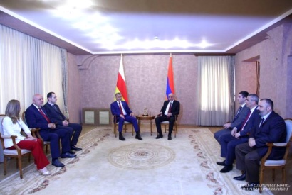 Բակո Սահակյանը հանդիպում է ունեցել Հարավային Օսիայի Հանրապետության- Ալանիա պետության նախագահի հետ
