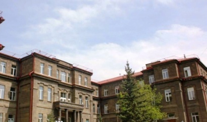 Արտակարգ դեպք Երևանում. Հերացու անվան թիվ 1 համալսարանական հիվանդանոցի բժիշկներին հաջողվել է փրկել եղբայրների կյանքը. փոքր եղբայրը փորձել է կանխել ավագ եղբոր ինքնավնասումը, սակայն նա դանակահարել է եղբորը, հետո՝ իրեն