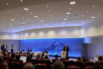Ավելի քան հարյուր հեղինակավոր քաղաքական ու ռազմական գործիչ, գիտնական, գործարար. մեկնարկել է «Մտքերի հայկական գագաթնաժողով»-ը
