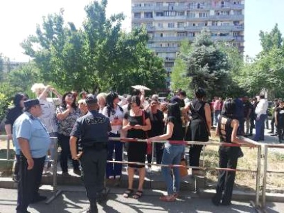 Բողոքի ակցիա Վերաքննիչ դատարանի մոտ՝ ի աջակցություն Ռոբերտ Քոչարյանի. news.am. ՖՈՏՈՌԵՊՈՐՏԱԺ