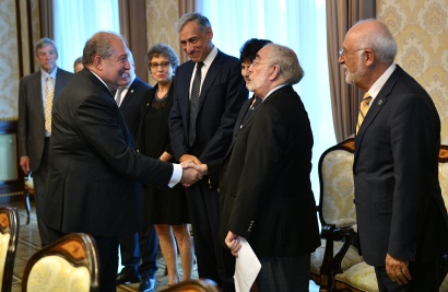 Ցանկացած հասարակության զարգացման հիմքում որակյալ կրթությունն է. Նախագահ Արմեն Սարգսյանը հանդիպել է Հայաստանի տեխնոլոգիական ապագային վերաբերող քննարկման մասնակիցներին