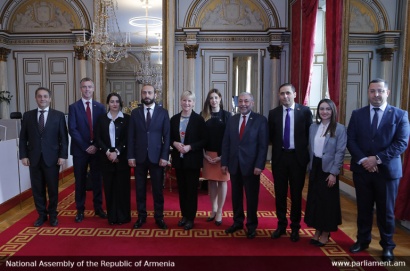 ՀՀ ԱԺ նախագահ Արարատ Միրզոյանի գլխավորած պատվիրակությունը հանդիպել է Շվեդիայի միջազգային զարգացման համագործակցության նախարար Փիթեր Էրիքսոնի հետ. ՖՈՏՈՌԵՊՈՐՏԱԺ