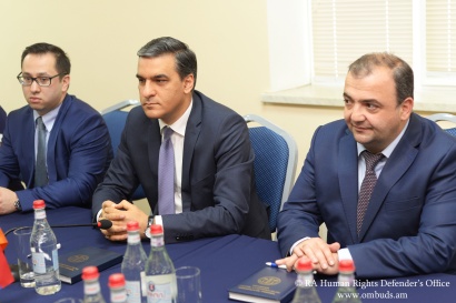 Մարդու իրավունքների պաշտպանն ընդունել է Իրանի Իսլամական Հանրապետության փաստաբանների պալատի պատվիրակությանը