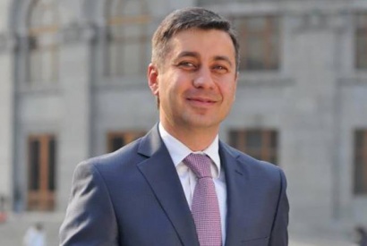Փաշինյանի միակ որդին զինվորական ծառայություն է անցնում Արցախում, ինչը Քոչարյանի երկու որդիներից ոչ ոք չի արել. Վլադիմիր Կարապետյան Փաշինյանի միակ որդին զինվորական ծառայություն է անցնում Արցախում, ինչը Քոչարյանի երկու որդիներից ոչ ոք չի արել. Վլադիմիր Կարապետյան