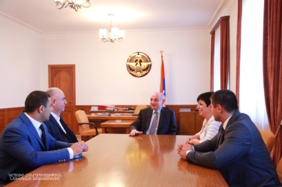 Բակո Սահակյանն ընդունել է Եվրոպական խաղերի սամբոյի մրցաշարի արծաթե մեդալակիր Դավիթ Գրիգորյանին և նրա մարզչին