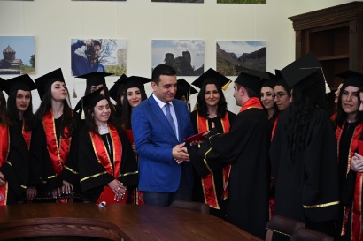 ԵՊԲՀ բարձր առաջադիմությամբ ավարտած շրջանավարտները ստացան կարմիր դիպլոմներ