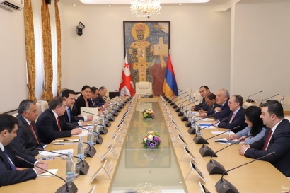 Զոհրաբ Մնացականյանը Վրաստանի խորհրդարանի նախագահի հետ հանդիպմանը վերահաստատեց հայ-վրացական բազմադարյա բարեկամական հարաբերություններըն ՀՀ-ի հանձնառությունը. ՏԵՍԱՆՅՈՒԹ