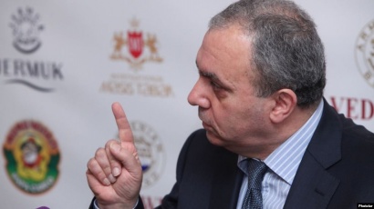 Հրանտ Բագրատյան. Առանց անհարմար զգալու վարչապետն ու կառավարությունը խոսում են տնտեսական հեղափոխության և բյուջեի աճի մասին