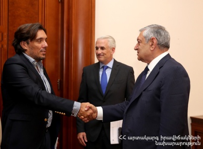 ԱԻ նախարար Ֆելիքս Ցոլակյանն ընդունել է ՀՀ-ում ՄԱԿ-ի մշտական համակարգող Շոմբի Շարփի գլխավորած պատվիրակությանը. ՏԵՍԱՆՅՈՒԹ, ՖՈՏՈՌԵՊՈՐՏԱԺ