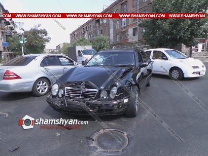 Ավտովթար-վրաերթ Երևանում. բախվել են Mercedes-ն ու Opel-ը. վերջինն էլ վրաերթի է ենթարկել հետիոտնին և բախվել ծառին. կան վիրավորներ. ՖՈՏՈՌԵՊՈՐՏԱԺ, ՏԵՍԱՆՅՈՒԹ