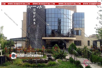 Արտակարգ դեպք Երևանում. Դավիթաշենում գործող «Արայի ամրոց» ռեստորանային համալիրի մատուցողների վիճաբանությունն ավարտվել է 3 հոգու դանակահարությամբ