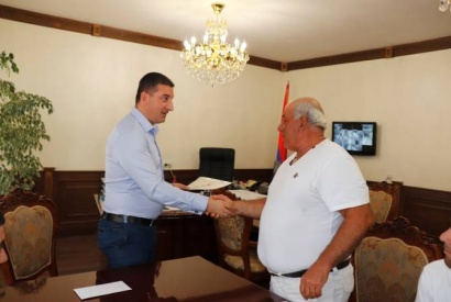 Շնորհակալագիր՝ լողորդին, ով 8 ժամ լողալով անցել էր Սևանա լճի մի ափից մյուսը