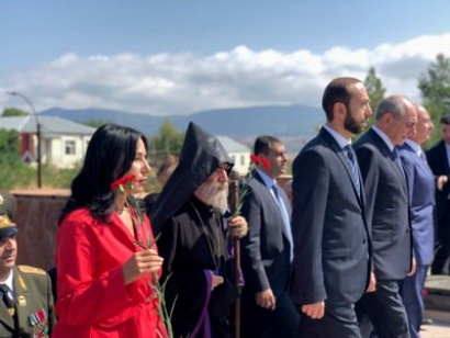 Բակո Սահակյանն այցելել է Ստեփանակերտի հուշահամալիր. Միջոցառմանը մասնակցել է Արարատ Միրզոյանը. ՖՈՏՈՌԵՊՈՐՏԱԺ