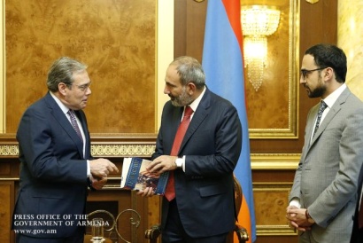 Եթե ապօրինի ձևով փակենք հանքը, վաղն ապօրինի ձևով կփակենք ԶԼՄ, մյուս օրը արտադրամաս, և էլ չեմ ասում, որ փակելուց հետո կվերցնենք մեզ. Նիկոլ Փաշինյան. Aravot.am