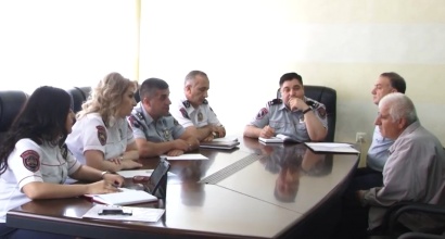 ՀՀ ոստիկանության պետի աշխատակազմի ղեկավարը հանդիպել է Արարատի մարզի բնակիչներին. ՏԵՍԱՆՅՈՒԹ