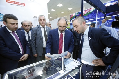 Վարչապետը ծանոթացել է «Արմենիա էքսպո-2019» ցուցահանդեսում ներկայացված արտադրանքին. ՖՈՏՈՌԵՊՈՐՏԱԺ
