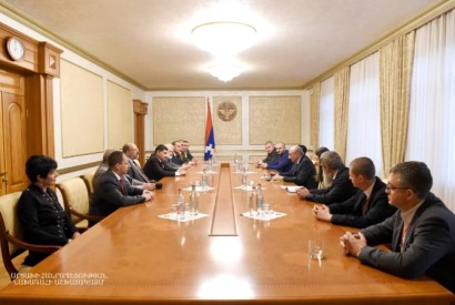 Բակո Սահակյանն ընդունել է հայոց պետականության թեմայով երիտասարդական գիտաժողովի մասնակիցներին