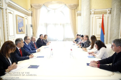 Վարչապետն ընդունել է Ֆրանսիա-Հայաստան բարեկամական խմբի փոխնախագահի, Ֆրանսիա-Արցախ բարեկամության շրջանակի նախագահի գլխավորած պատգամավորական պատվիրակությանը
