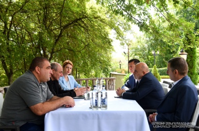 Բակո Սահակյանը հանդիպում է ունեցել ՀՀ հեռուստատեսության և ռադիոյի հանձնաժողովի ղեկավար Տիգրան Հակոբյանի հետ