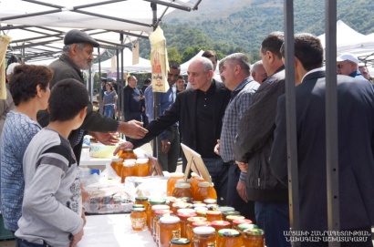 Բակո Սահակյանը Քարվաճառում մասնակցել է Արցախյան մեղրի փառատոնին
