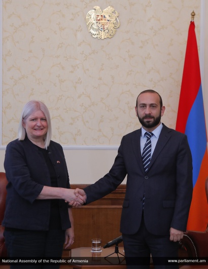 ՀՀ Ազգային ժողովի նախագահը հրաժեշտի հանդիպում է ունեցել ՀՀ-ում Միացյալ Թագավորության դեսպանի հետ