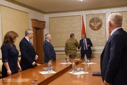 Արցախի Նախագահը գեներալ-լեյտենանտի զինվորական կոչում է շնորհել ՊԲ հրամանատար Կարեն Աբրահամյանին
