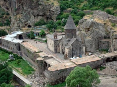 Արտակարգ դեպք Կոտայքի մարզում․ Սուրբ Գեղարդավանքում վիճաբանություն է տեղի ունեցել վարդապետի և կարգալույծ արված նախկին եկեղեցականների միջև