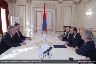 ՀՀ Ազգային ժողովի նախագահն ընդունել է ԱՄՆ Ներկայացուցիչների պալատի անդամ Ֆրենկ Փալոունին
