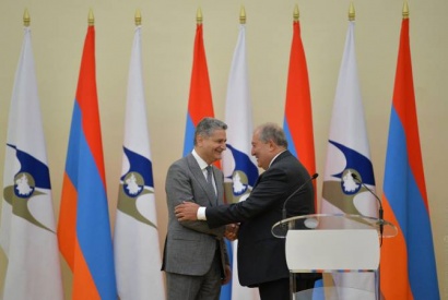 Արմեն Սարգսյանը շնորհավորել է ԵԱՏՄ զարգացման գործում ունեցած ավանդի համար պարգևատրված գործիչներին